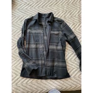 Lululemon mason peak flannel.
